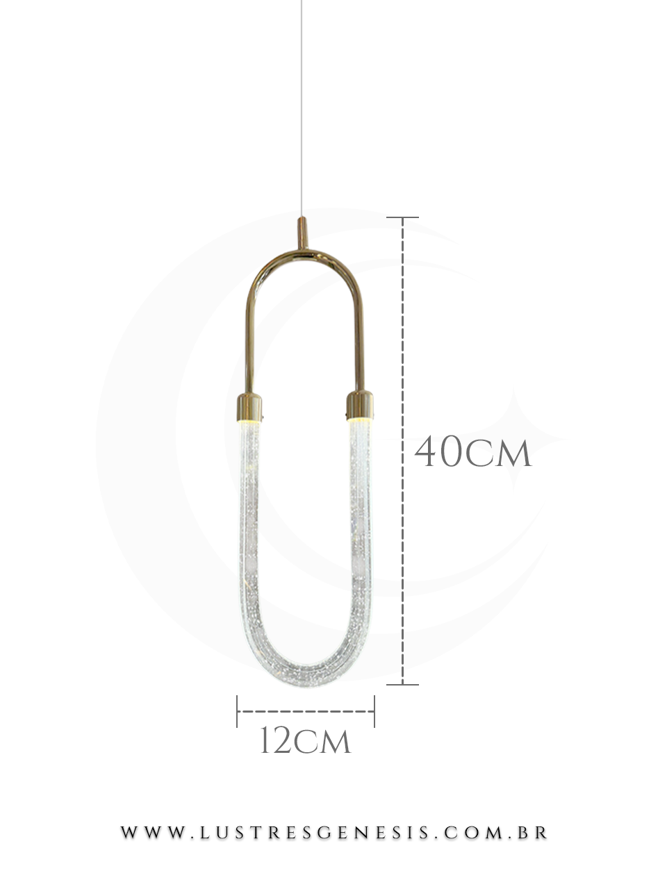 Pendente de cristal Uday dourado com detalhes modernos e dimensões de 40cm de altura por 12cm de largura, ideal para mesa de cabeceira, bancada de cozinha e lavabo.